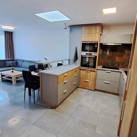 Moderny 3 Izbovy Dom So Zahradou A Terasou Blizko Bratislavy Apartmán Slovensky Grob