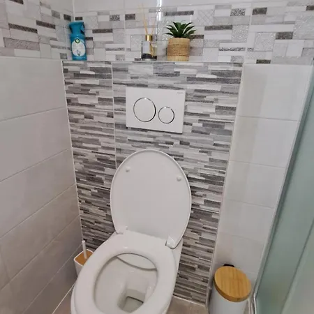 Apartmán Moderny 3 Izbovy Dom So Zahradou A Terasou Blizko Bratislavy