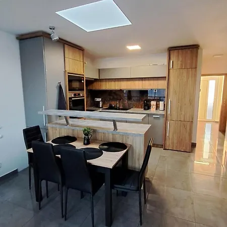 Moderny 3 Izbovy Dom So Zahradou A Terasou Blizko Bratislavy Apartment *
