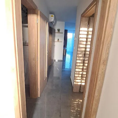 Moderny 3 Izbovy Dom So Zahradou A Terasou Blizko Bratislavy Slovensky Grob