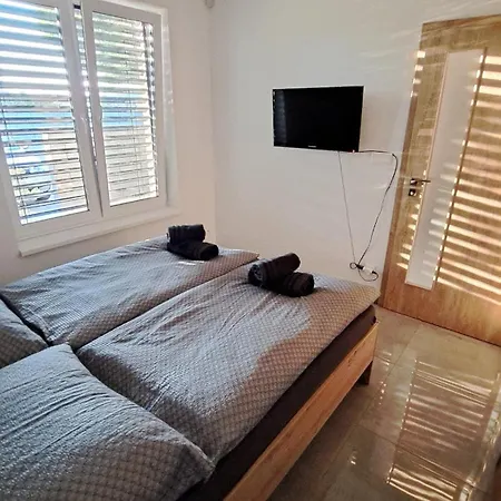 Apartmán Moderny 3 Izbovy Dom So Zahradou A Terasou Blizko Bratislavy *