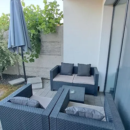 Moderny 3 Izbovy Dom So Zahradou A Terasou Blizko Bratislavy Apartment *