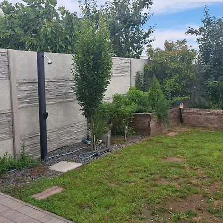 Apartment Moderny 3 Izbovy Dom So Zahradou A Terasou Blizko Bratislavy Slovensky Grob
